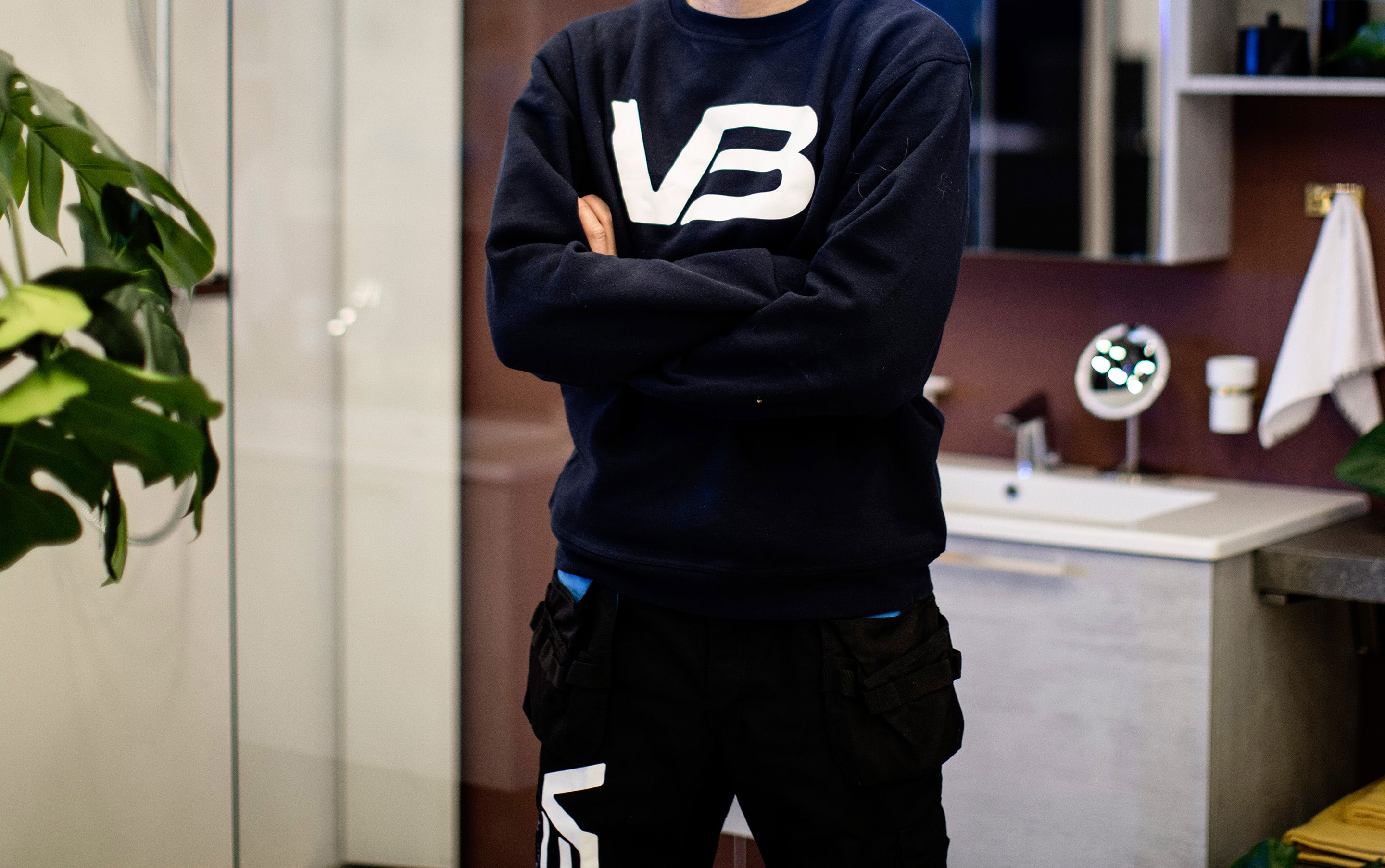 VB Rørlegger med armene i kors